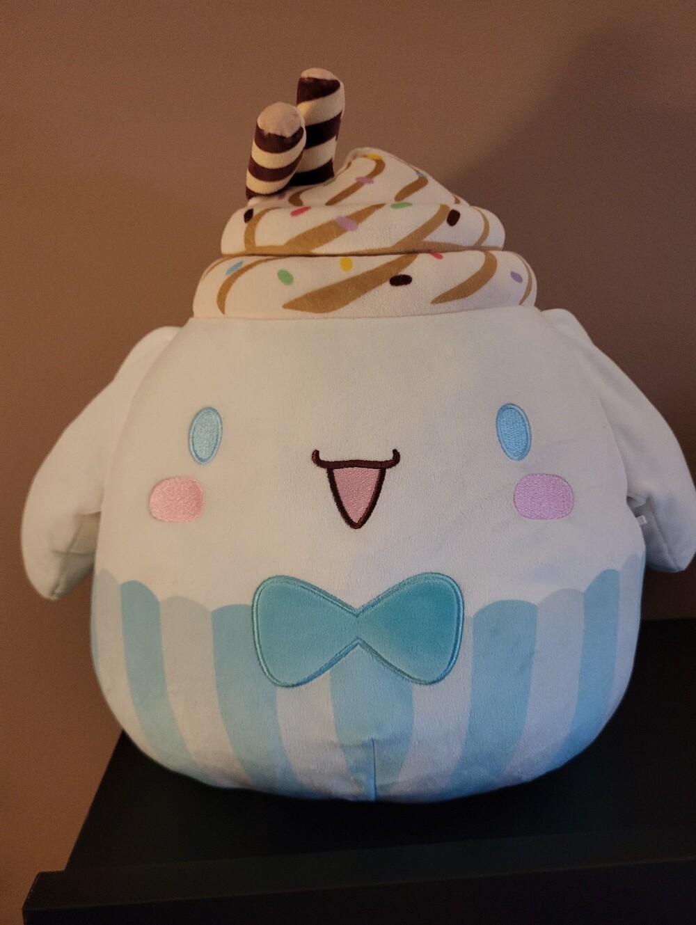 Cinnamon Roll Sanrio Squishmallow